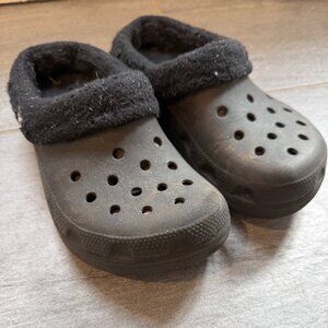 Crocs - black lined